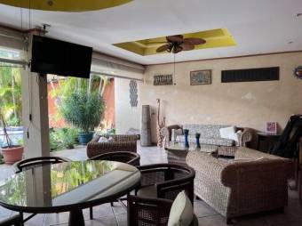 Se vende espaciosa casa con piscina en Uruca Santa Ana 25-1144 Se vende espaciosa casa con piscina en Uruca Santa Ana 25-1144