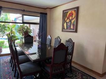 Se vende espaciosa casa con piscina en Uruca Santa Ana 25-1144 Se vende espaciosa casa con piscina en Uruca Santa Ana 25-1144