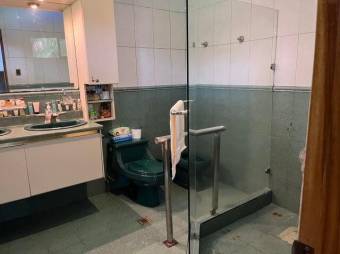 Se vende espaciosa casa con piscina en Uruca Santa Ana 25-1144 Se vende espaciosa casa con piscina en Uruca Santa Ana 25-1144