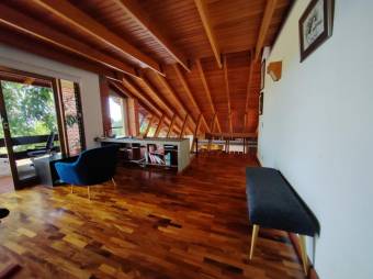 Se vende moderna casa con amplio lote en Santo Tomas Heredia 24-1570 Se vende moderna casa con amplio lote en Santo Tomas Heredia 24-1570