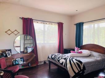 Se vende moderna casa con amplio lote en Vázquez de coronado 25-1283 Se vende moderna casa con amplio lote en Vázquez de coronado 25-1283