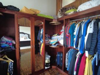 Se vende espaciosa casa con amplio lote en Vázquez de Coronado 23-1463 Se vende espaciosa casa con amplio lote en Vázquez de Coronado 23-1463