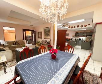 Casa a la venta en Curridabat, San José.