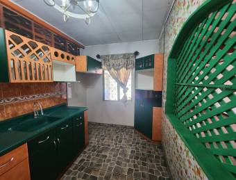 Alquiler Casa en Desamparados Centro. (excelente ubicación)