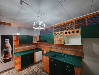 Alquiler Casa en Desamparados Centro. (excelente ubicación)