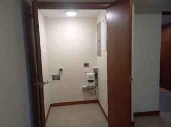 Se alquila apartamento en torre de Mondes de Oca 25-1659