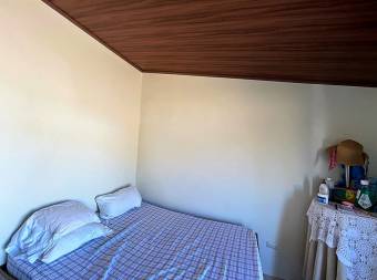 Se vende Propiedad con 2 Apartamentos   Santa Bárbara Heredia.   (Dúplex)      