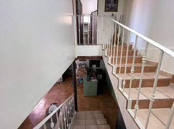 Se vende Propiedad con 2 Apartamentos   Santa Bárbara Heredia.   (Dúplex)      