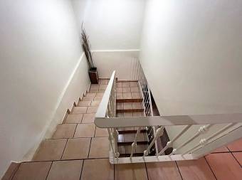 Se vende Propiedad con 2 Apartamentos   Santa Bárbara Heredia.   (Dúplex)      