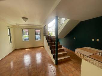 Se vende Propiedad con 2 Apartamentos   Santa Bárbara Heredia.   (Dúplex)      