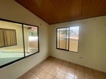 Se vende Propiedad con 2 Apartamentos   Santa Bárbara Heredia.   (Dúplex)      