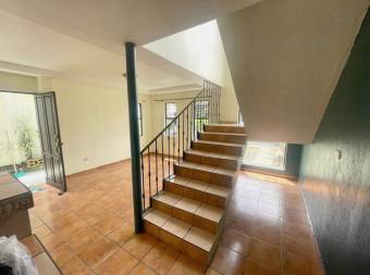 Se vende Propiedad con 2 Apartamentos   Santa Bárbara Heredia.   (Dúplex)      