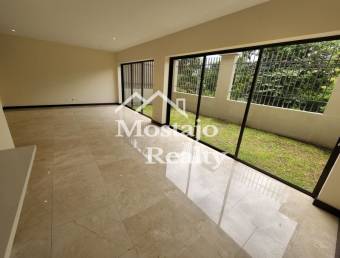 Venta de casa moderna en Condominio Hacienda Paraiso, Santa Ana