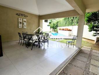 Venta de casa moderna en Condominio Hacienda Paraiso, Santa Ana