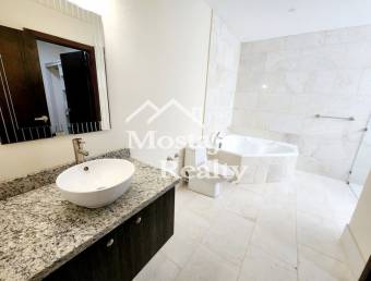 Venta de casa moderna en Condominio Hacienda Paraiso, Santa Ana