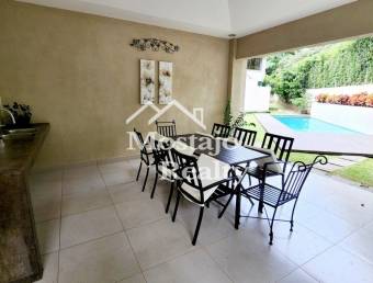 Venta de casa moderna en Condominio Hacienda Paraiso, Santa Ana