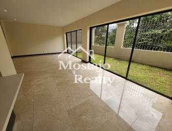 Venta de casa moderna en Condominio Hacienda Paraiso, Santa Ana