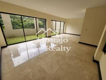Venta de casa moderna en Condominio Hacienda Paraiso, Santa Ana