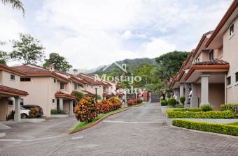 Venta de casa amplia, Condominio El Cortijo, San Rafael, Escazú