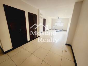 Venta de Casa amplia, Residencial Paso de las Garzas, Belen, Heredia