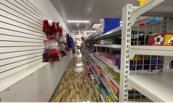 Venta edificio con local comercial Heredia centro.