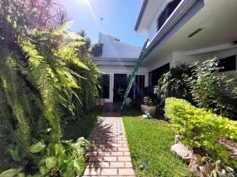 Se alquila lujosa casa amoblada en Alajuela Centro 25-1032 Se alquila lujosa casa amoblada en Alajuela Centro 25-1032