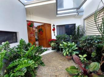 Se alquila lujosa casa amoblada en Alajuela Centro 25-1032 Se alquila lujosa casa amoblada en Alajuela Centro 25-1032