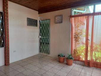 Se alquila espaciosa casa en Mata de Plátano San José 25-1701