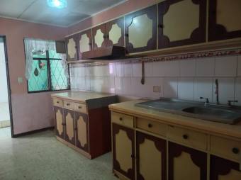 Se alquila espaciosa casa en Mata de Plátano San José 25-1701