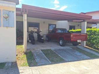 Se alquila espaciosa casa en condominio de Guácima 25-1280