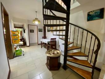 Venta de Casa en San Rafael de Escazú. RAH 25-678 PRECIO REBAJADO