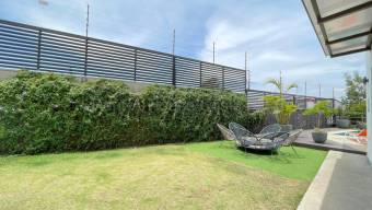 Desea vivir rodeado de naturaleza en Escazú