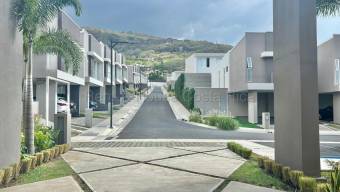 Condominio Násara - Santa Ana Ubicación privilegiada