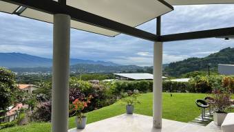 Venta de casa en condominio de Piedades Santa Ana