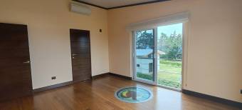 Venta de casa en San Rafael de Oreamuno