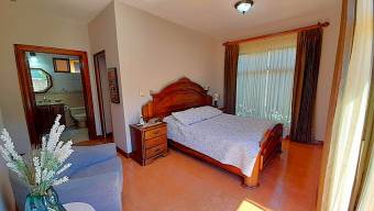 Venta de casa en San Rafael de Coronado