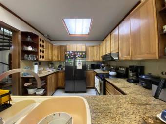 Venta de casa en Los Laureles Escazú