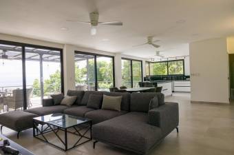 Lujosa casa de 3 niveles con piscina, terraza y vista al océano totalmente amueblada #26-1683 GS