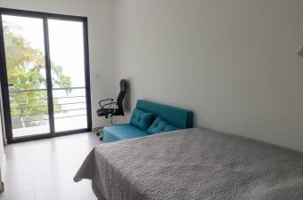 Lujosa casa de 3 niveles con piscina, terraza y vista al océano totalmente amueblada #26-1683 GS