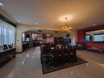 Venta de Bodega3 Viviendas Independientes en Granadilla de Curridabat. RAH 26-1591 PRECIO REBAJADO