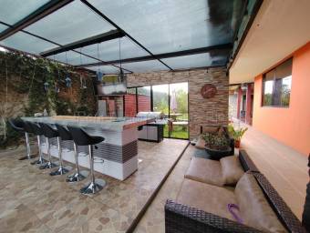 Venta de Bodega3 Viviendas Independientes en Granadilla de Curridabat. RAH 26-1591 PRECIO REBAJADO