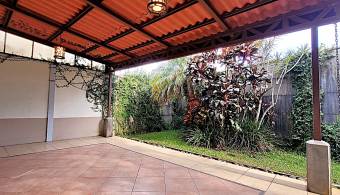 Venta de casa en condominio Altívar Moravia