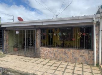 Bonita Casa en Urbanizacion en Paraiso