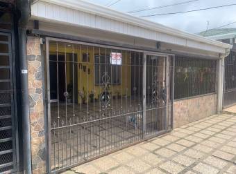 Bonita Casa en Urbanizacion en Paraiso