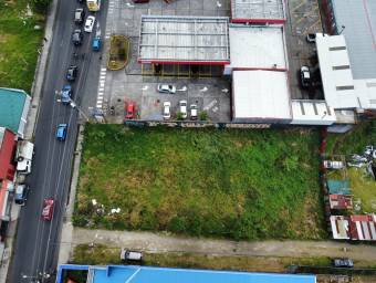 Lote comercial con doble frente y topografía plana ideal para desarrollo #25-1220 GS