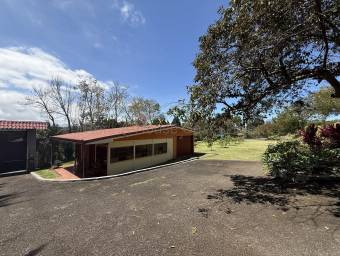 Apartamento en quinta privada con servicios incluidos y parqueo cubierto #26-1711 GS