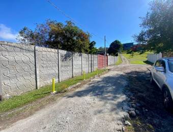 Amplio lote con 6 casas ideal para proyecto residencial o desarrollo inmobiliario #25-1244 GS