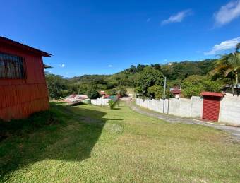 Amplio lote con 6 casas ideal para proyecto residencial o desarrollo inmobiliario #25-1244 GS