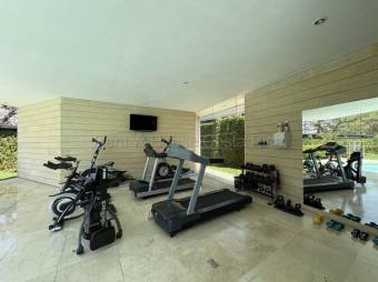 Alquiler de casa en Lindora Santa Ana