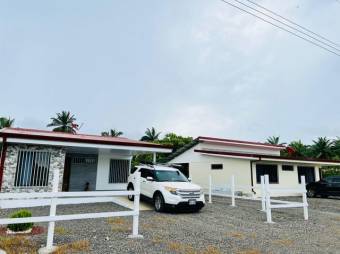  CASA EN VENTA EN PARRITA - NATURALEZA Y CONFORT 